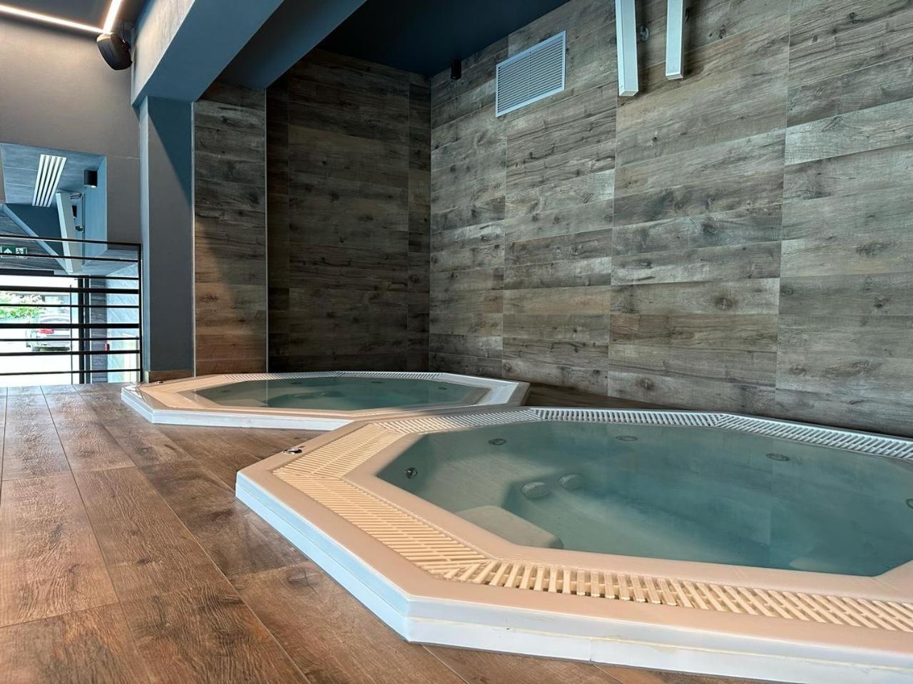 Baltic Comfort Spa Apartment With Free Pool, Saunas & Fitness - Kasprowicza 20 科沃布热格 外观 照片